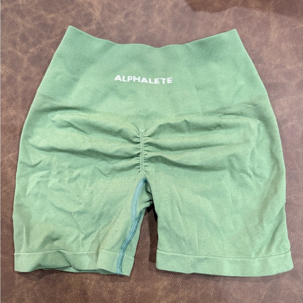 Alphalete shorts - light green